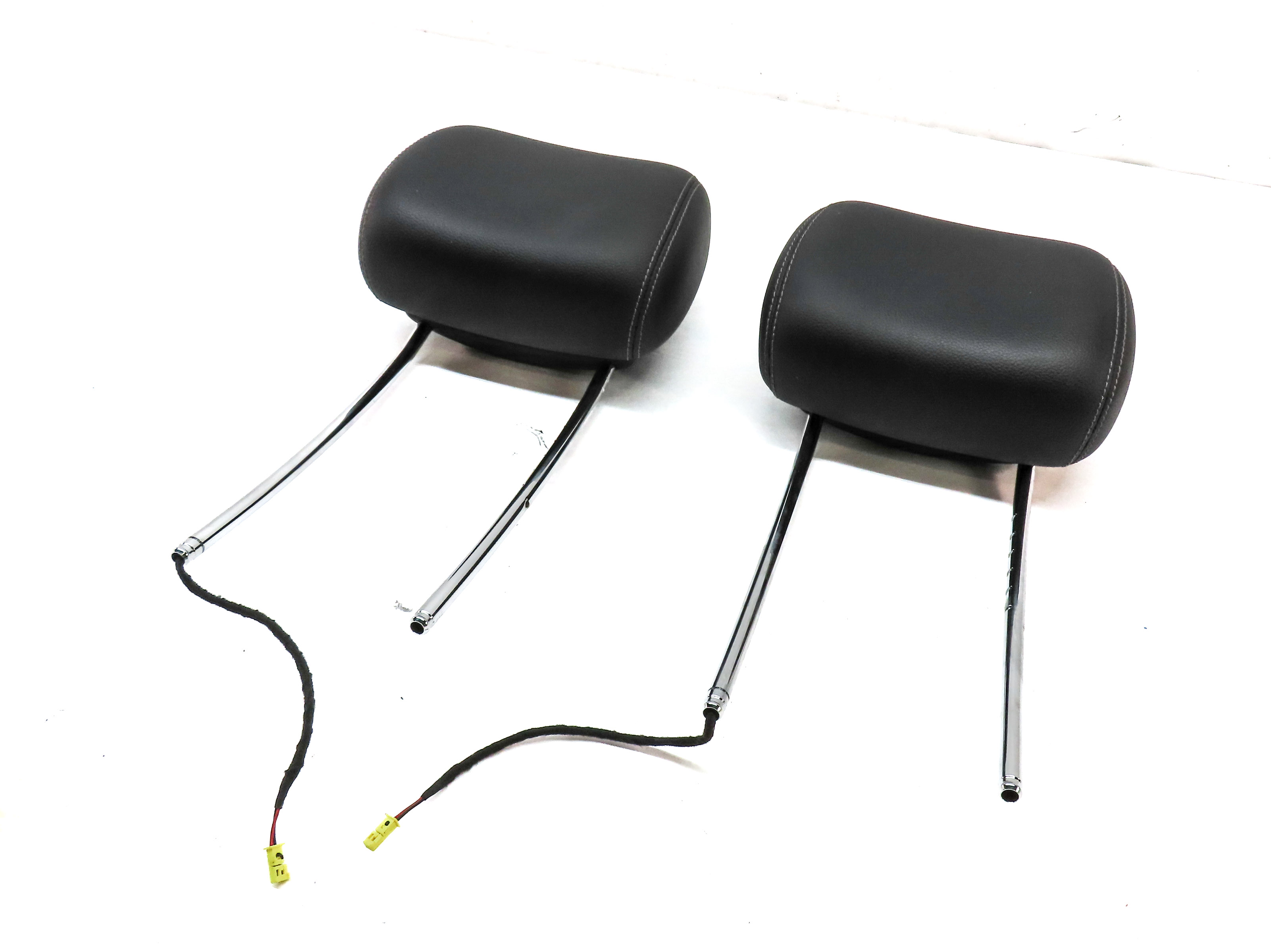 07-09 MERCEDES GL-CLASS X164 FRONT LEFT & RIGHT SEAT HEADREST SET/2(BLACK)  — exact item pictured
